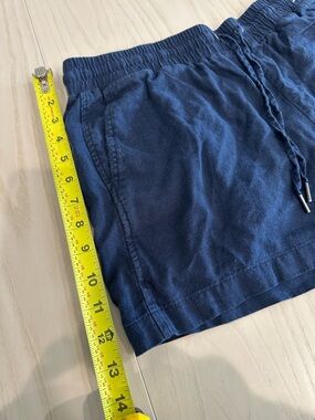 GAP women's dark blue linen shorts